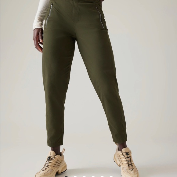 Athleta Green Hiking Pants 🥾 Size 8 🥾 Trekkie North Jogger 🧳 Travel Pants 👖 - Picture 3 of 11